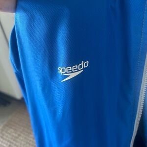 Speedo Gray and Blue swim parka ADULT size Medium. Great used condition